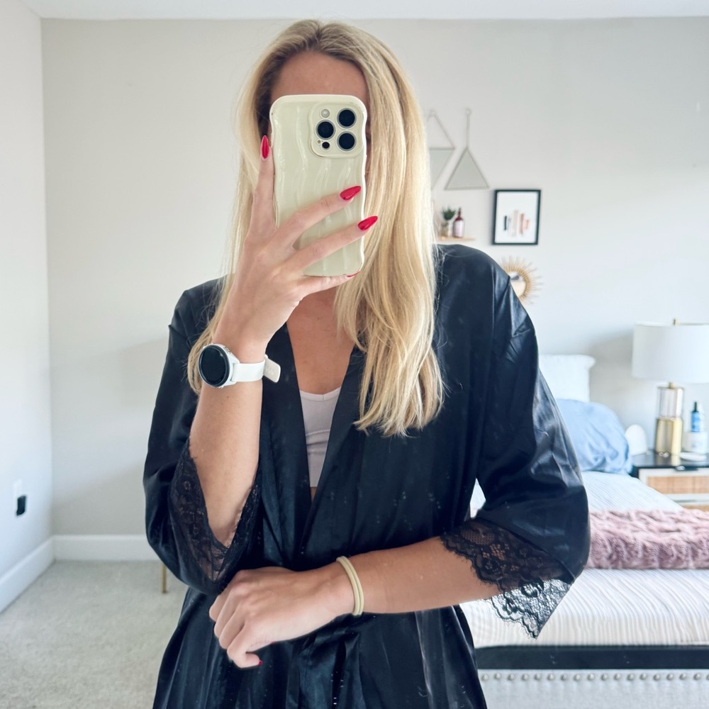 Amazon Black Lace Robe - Picture 1 of 6